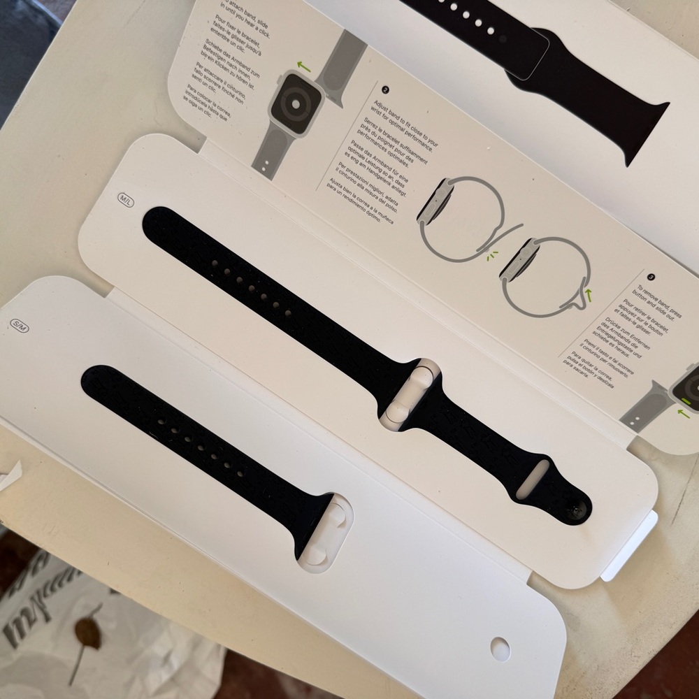 NWT - Apple Watch BLACK Sport band - VH1 MTV MOON MAN -  LIMITED EDITION - Picture 3 of 9